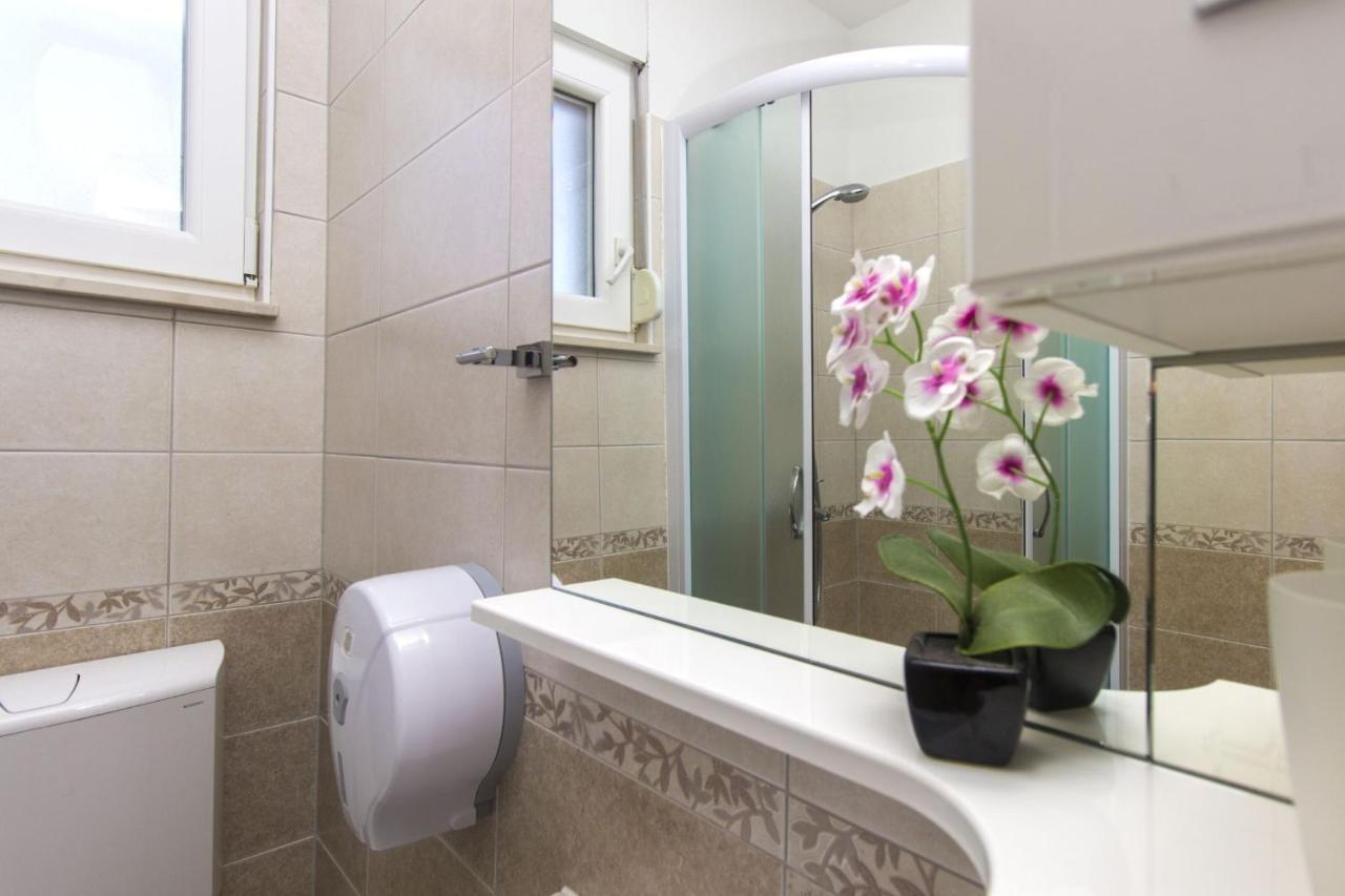 Apartments Lenija Jadrija Εξωτερικό φωτογραφία