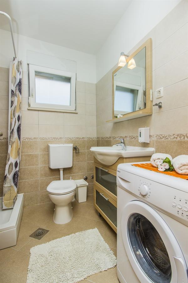 Apartments Lenija Jadrija Εξωτερικό φωτογραφία